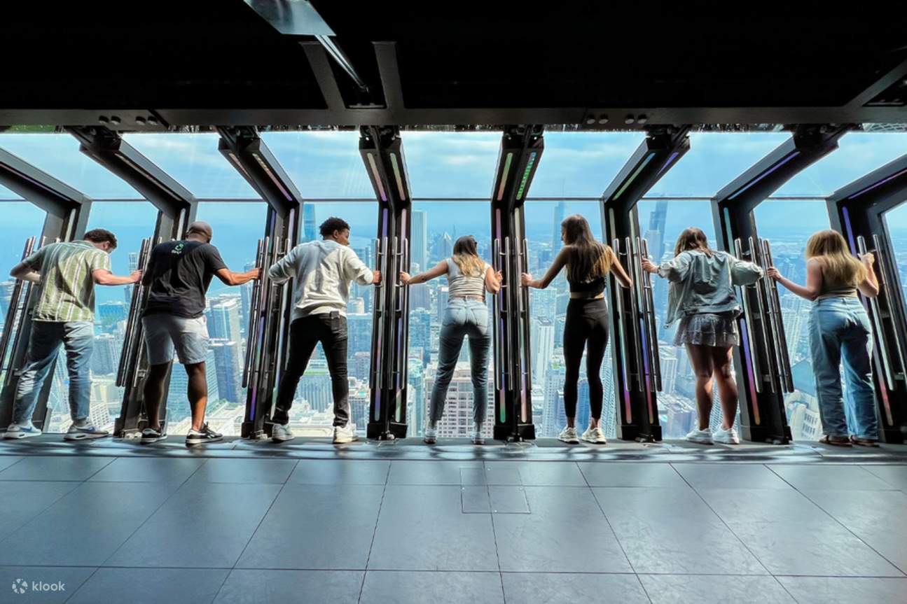 在壯麗的芝加哥360觀景台，飽覽令人屏息的絕佳美景！