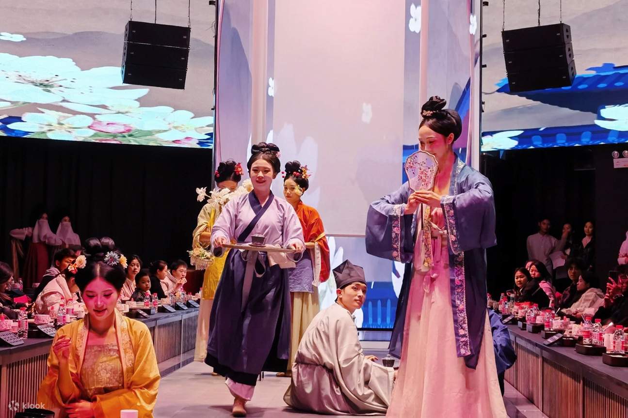 贵阳绫罗宴文化主题餐秀(贵阳必打卡宫宴餐厅+精美伴餐演出+美食盛宴+视觉盛宴+可选古代服装体验+体验古代王公贵族的快乐+中国历史文化) - Klook