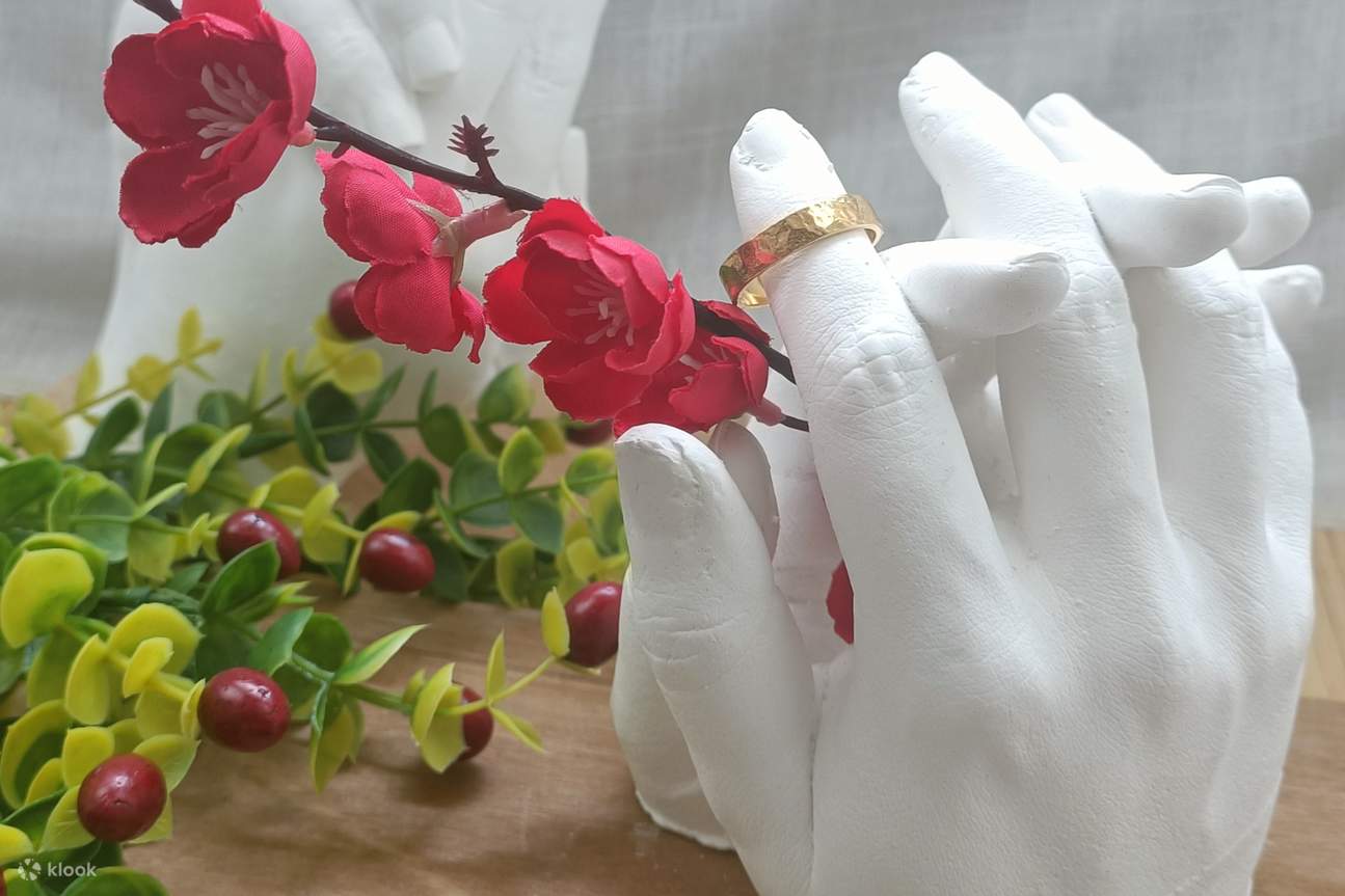 Moulage de mains en couple avec Siddham Living à Johor Bahru