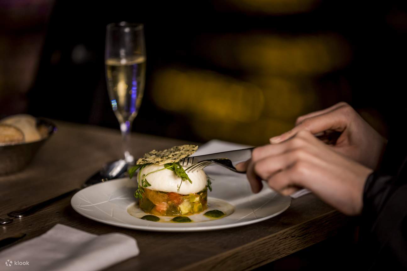 Gourmet French Cuisine: Fine Dining Experience in Paris