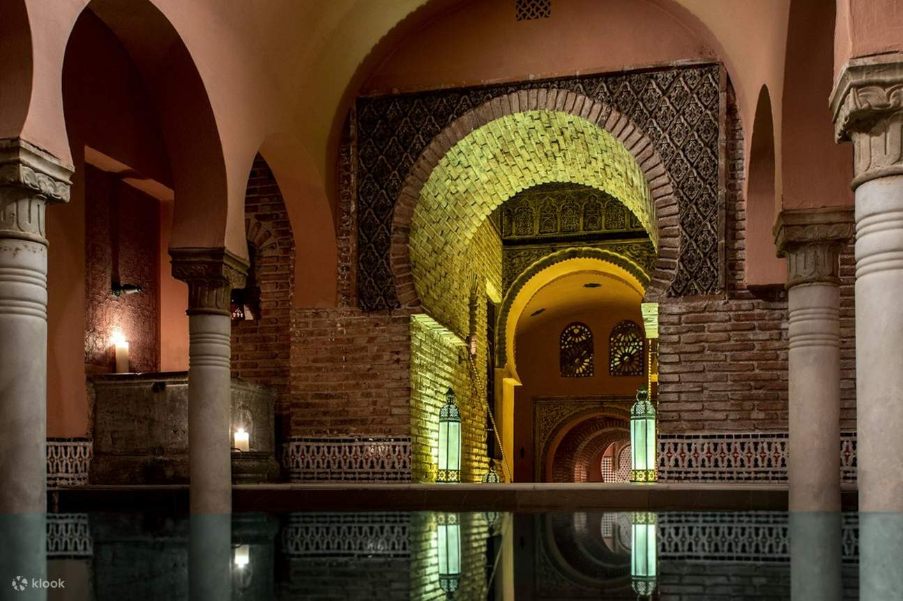 Окунитесь в тихий оазис, где традиции встречаются с роскошью в каждой тщательно продуманной детали.