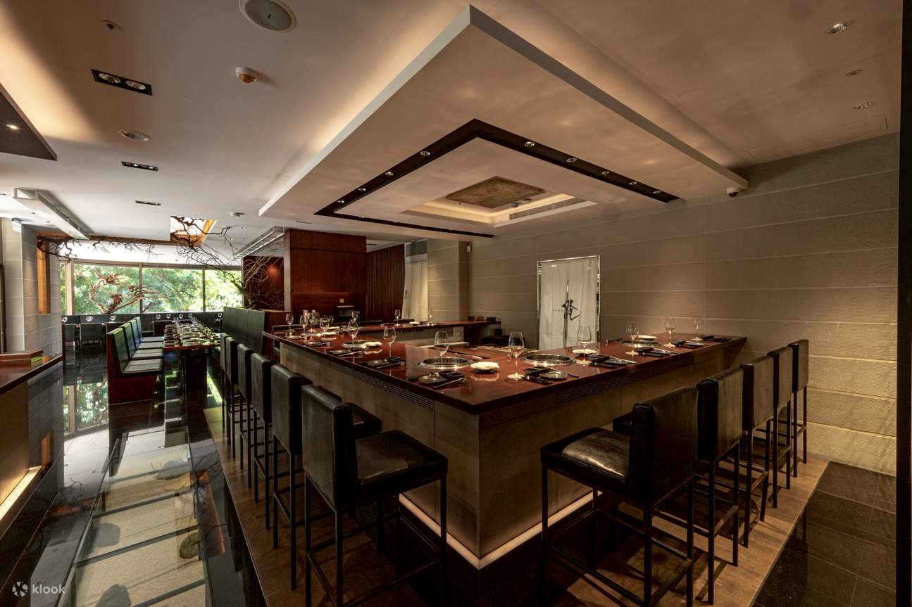 Van BBQ - MRT Zhongxiao Dunhua Station