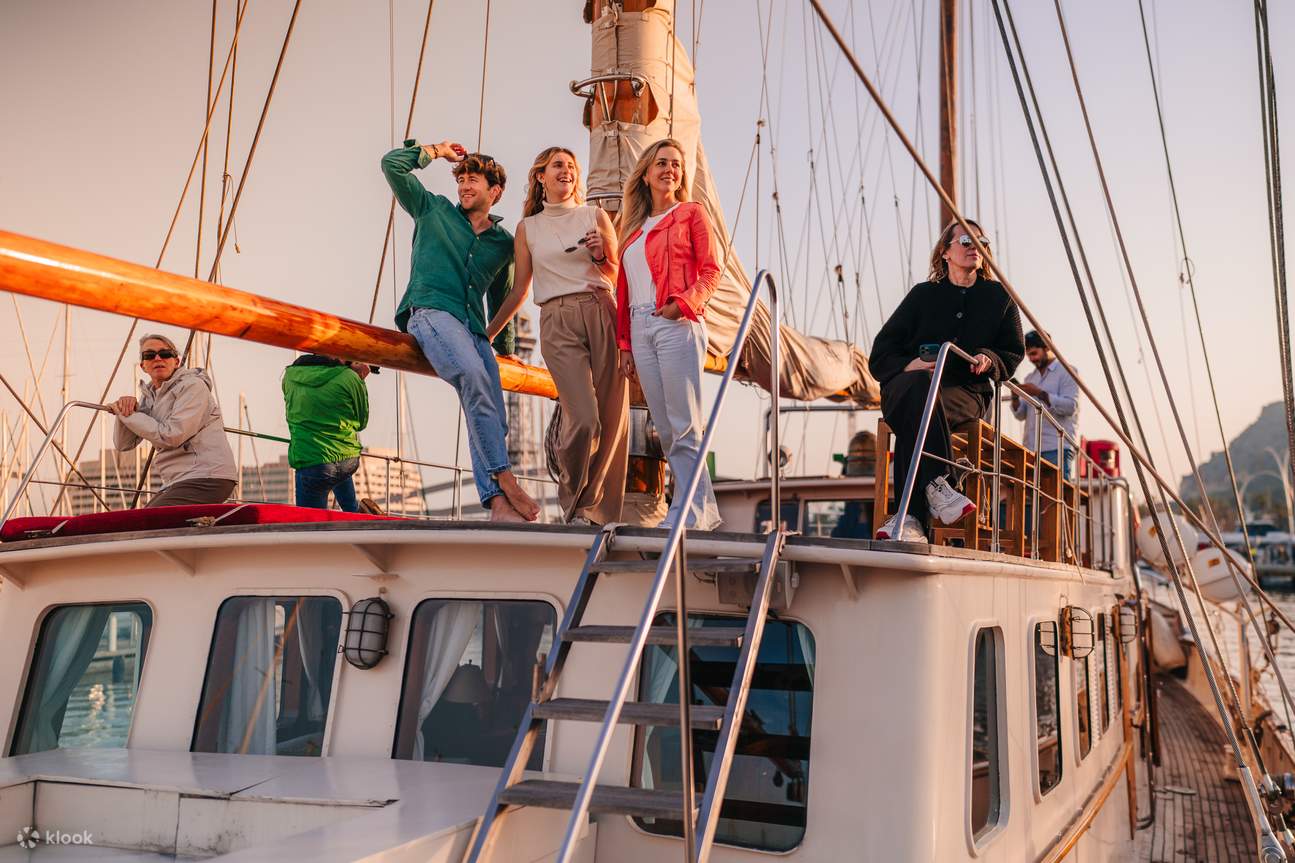 Đi thuyền Địa Trung Hải