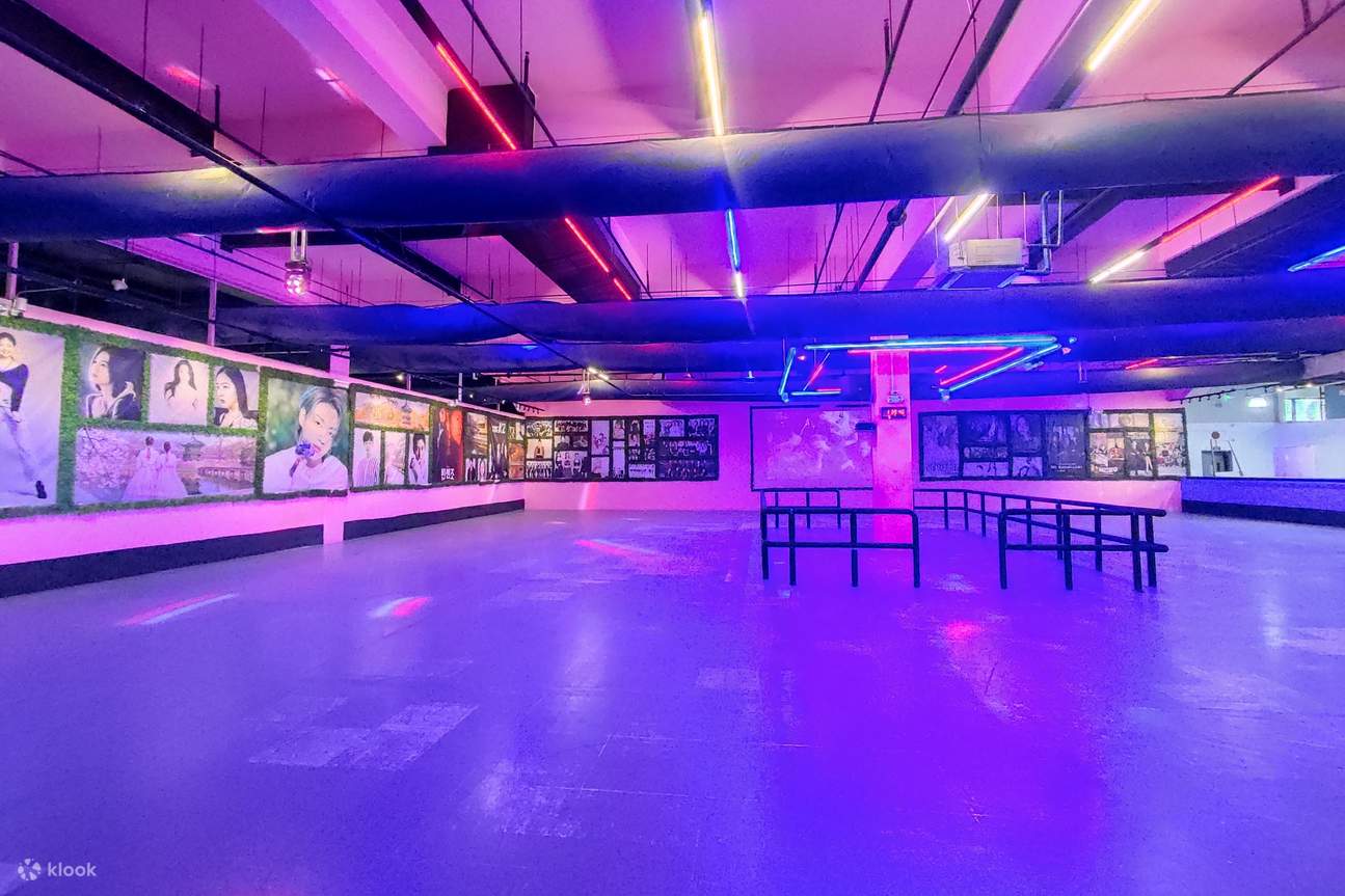 Preparati a scatenarti in una divertente attività di pattinaggio al coperto al Fiesta Carnival Cubao