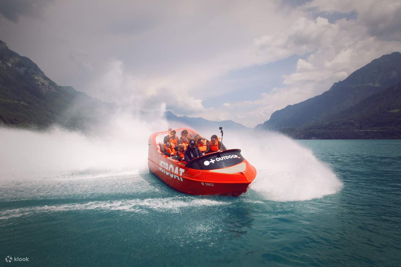 Aventure panoramique en jetboat sur le lac de Brienz au départ d'Interlaken