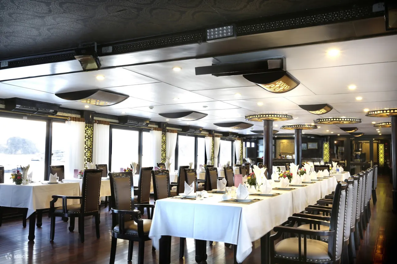 restaurant with 360 view