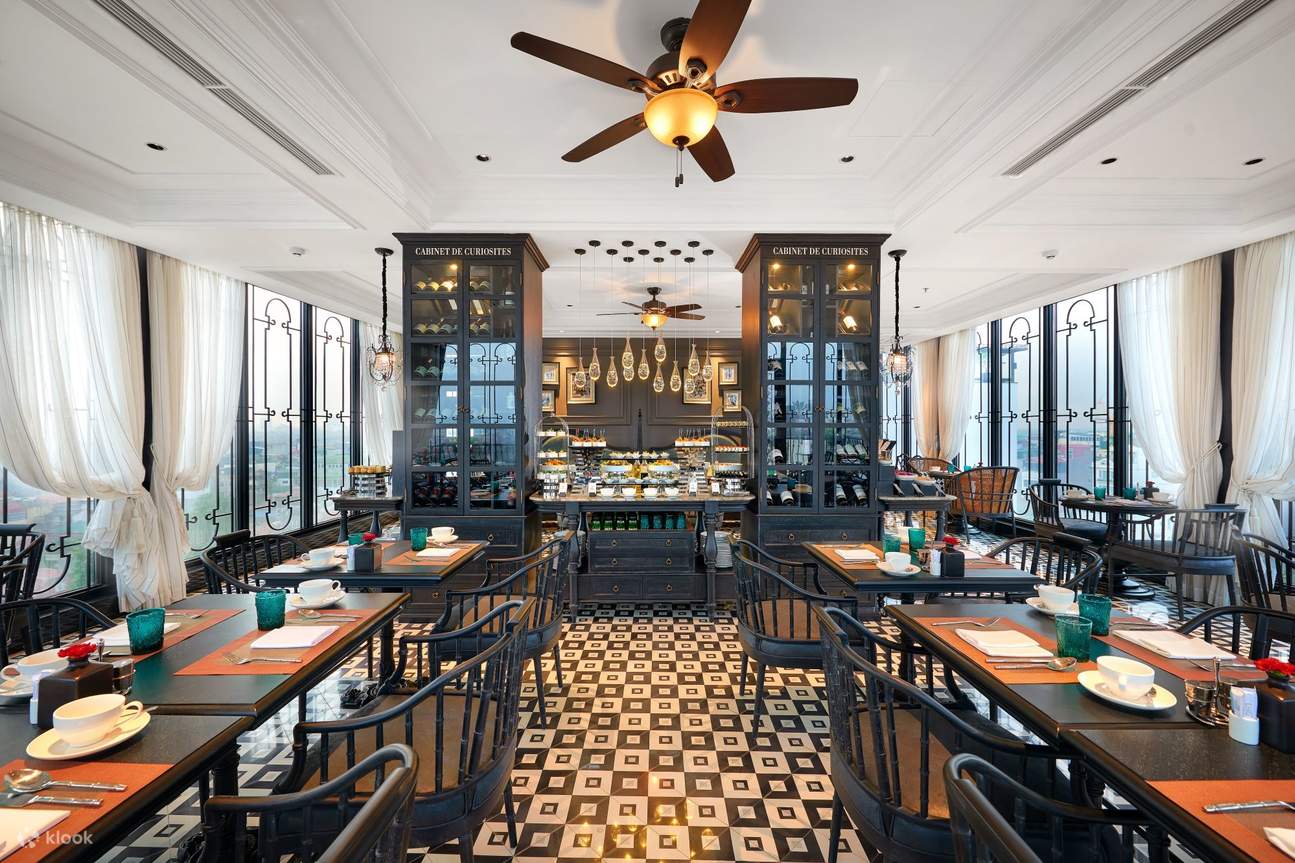 Cloud Nine Fine Dining：高空美景与越南美食