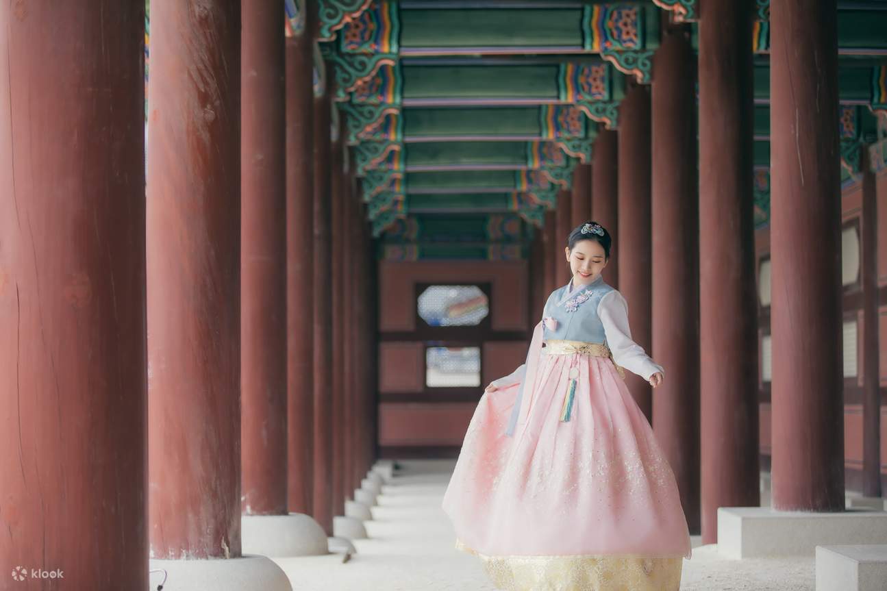 Penyewaan Seohwa Hanbok di Gyeongbokgung