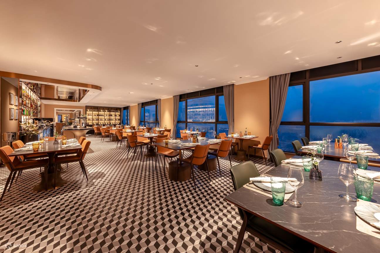 Red Bean Hang Thun: Pengalaman Makan Malam Mewah Di Hanoi