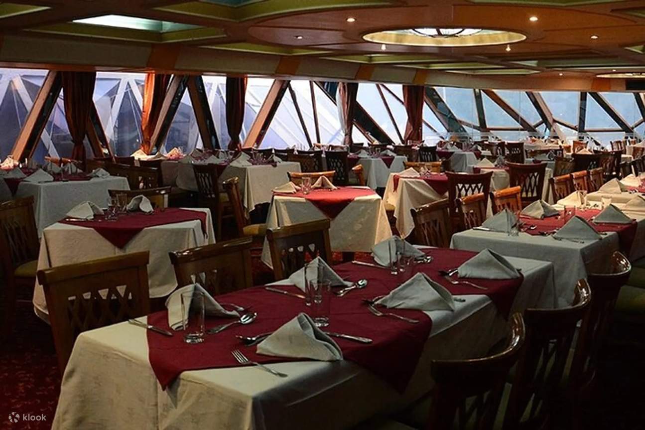 Crucero con cena en el Nilo en El Cairo con recogida
