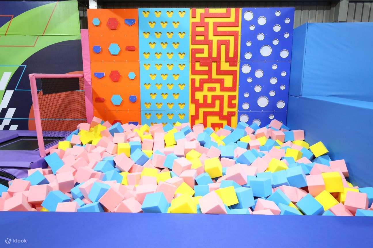 Kolam Spons Besar Air Gene Fitness & Recreation Center di Tainan