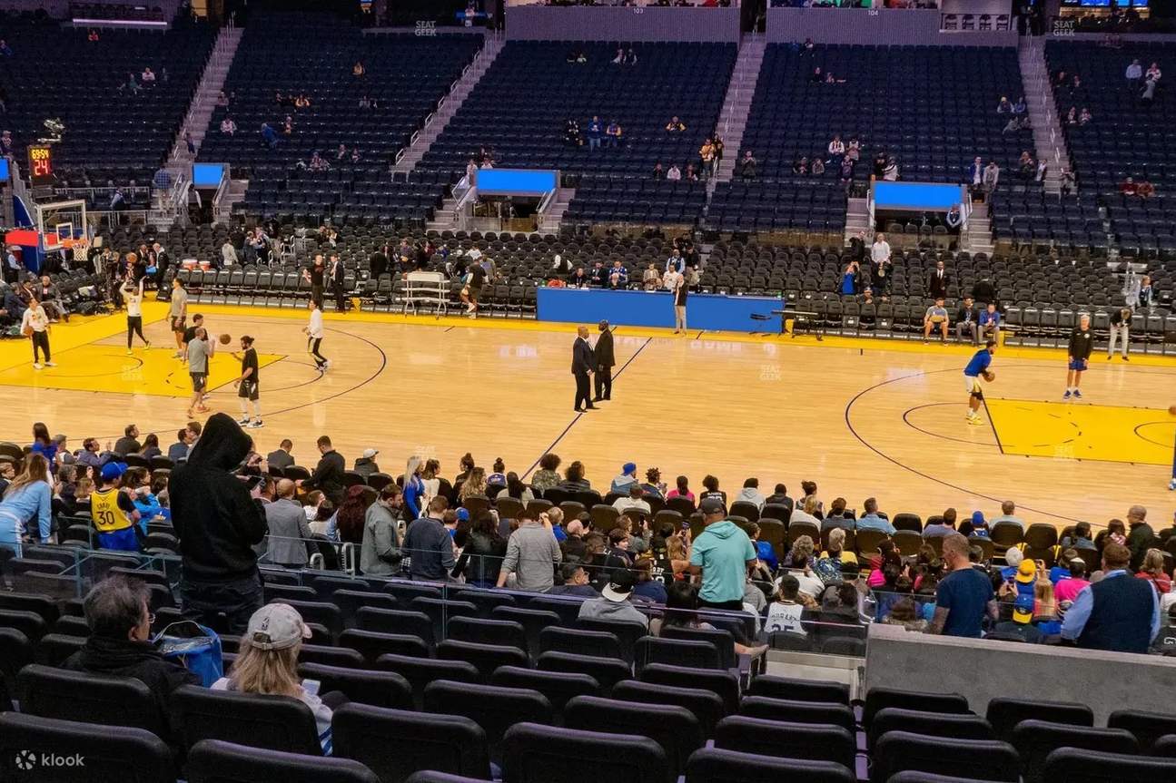 ที่นั่งระดับพรีเมียมมอบทัศนียภาพที่ดีที่สุด สิทธิพิเศษ และประสบการณ์ในวันแข่งขันที่เหนือกว่าใคร