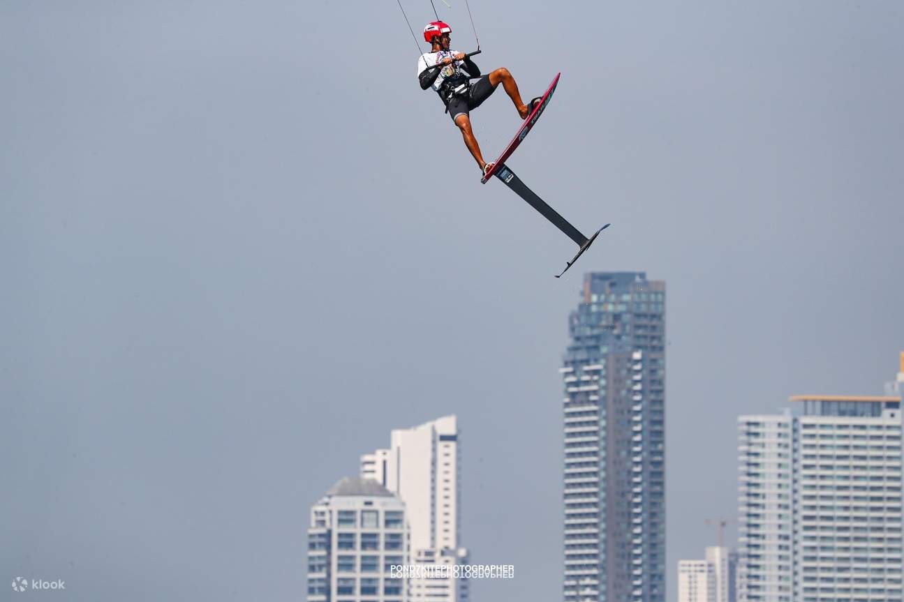 ゴールドコースト サーフィン＆ハイドロフォイル体験