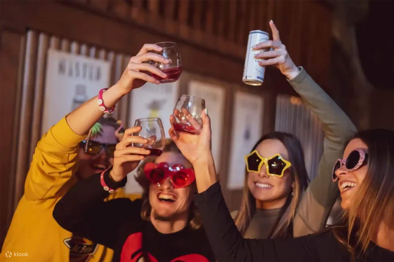 Rasakan dunia anggur mawar yang semarak dengan pameran interaktif dan fotogenik di setiap sudut