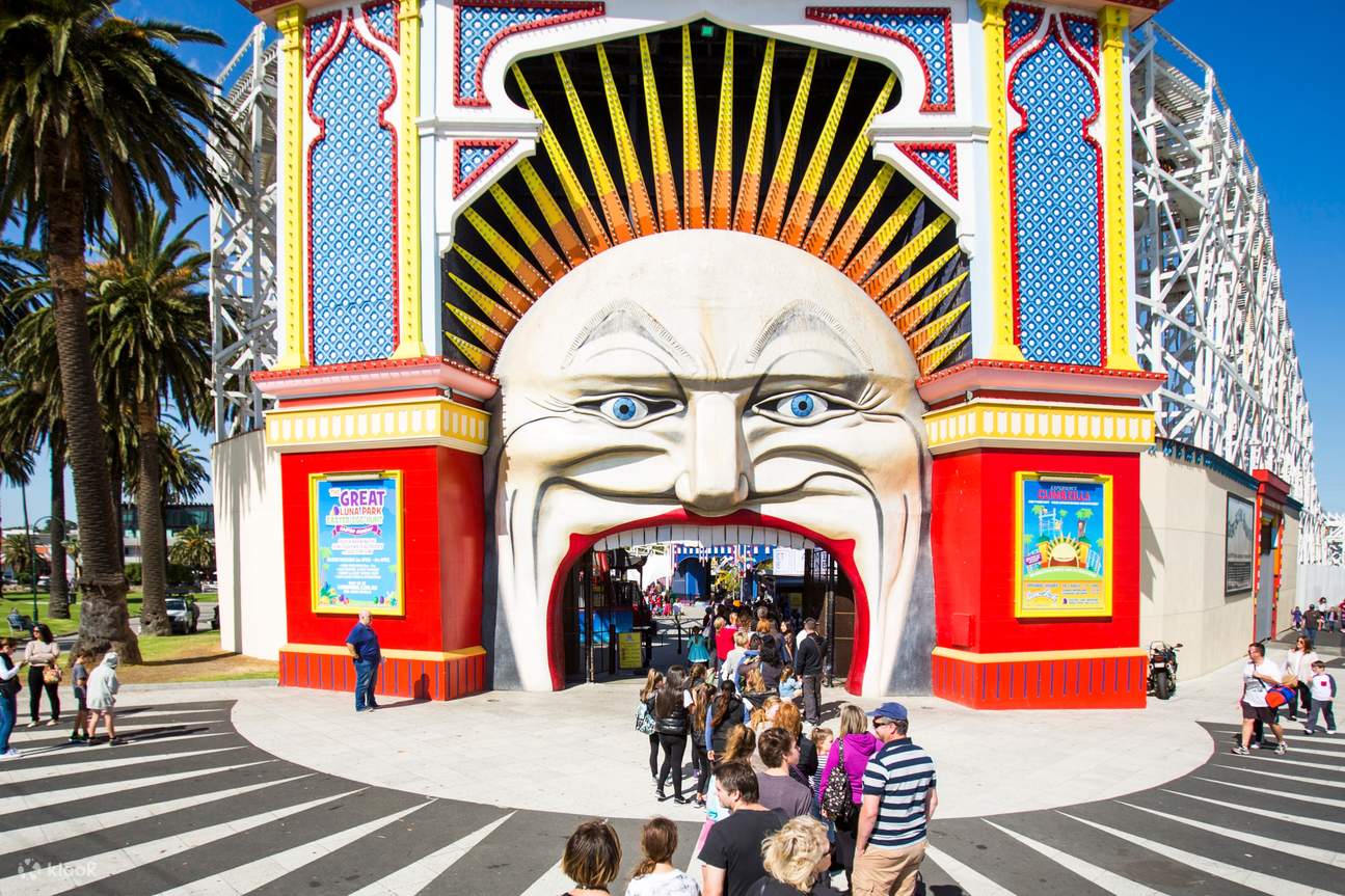 Luna Park Melbourne - Luna Park Melbourne Entrance Side View