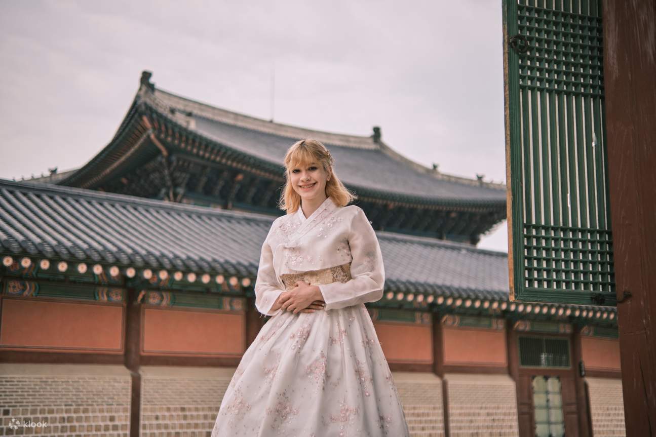 Adakah anda melancong seorang diri? Jangan risau! Kami boleh menjadi rakan anda.