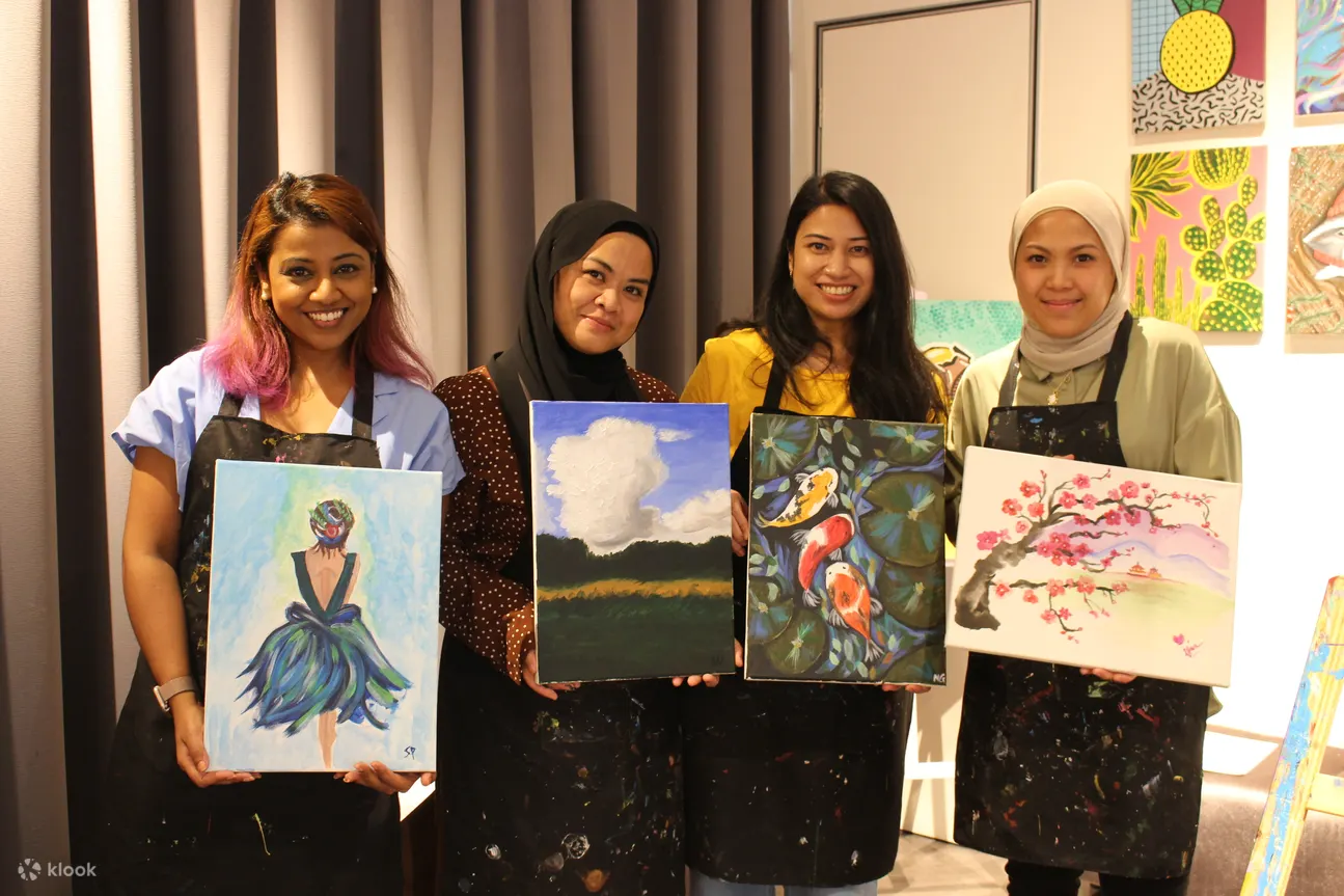 Group painting at Art Core