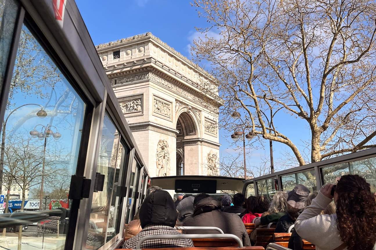 Arc de Triomphe Bus Tour View & Sightseeing