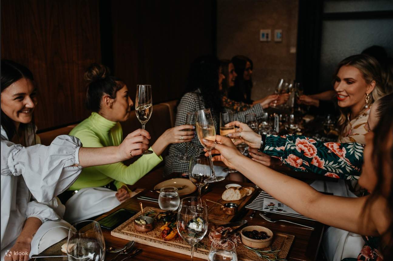 Taste & Graze in einer großen Gruppe mit zusätzlicher Essensbestellung