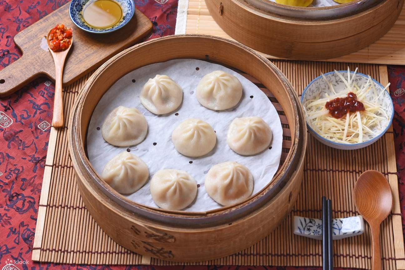 Xiaolongbao at Shanghai Shao Shi Fu Soup Dumpling, Liuzhangli Station