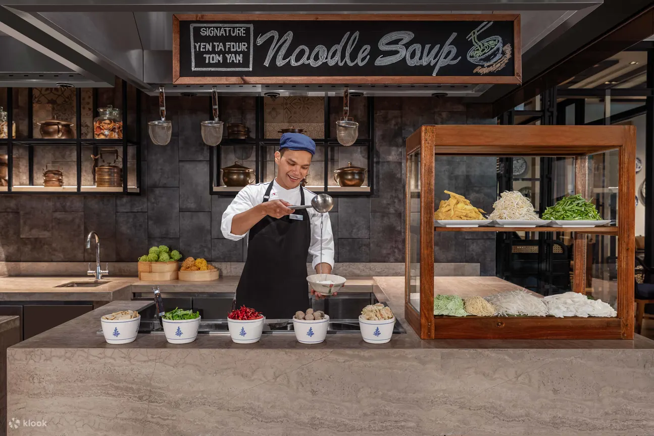 Chao Leh Kitchen at Four Points by Sheraton Phuket Patong Beach Resort