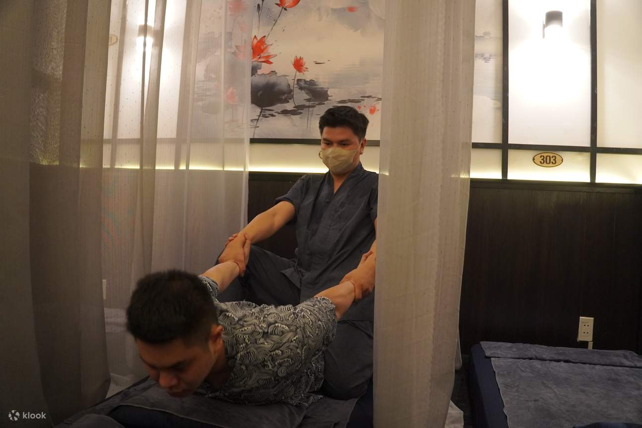 Традиционный массаж Mac Thuy в районе 10, Хошимин