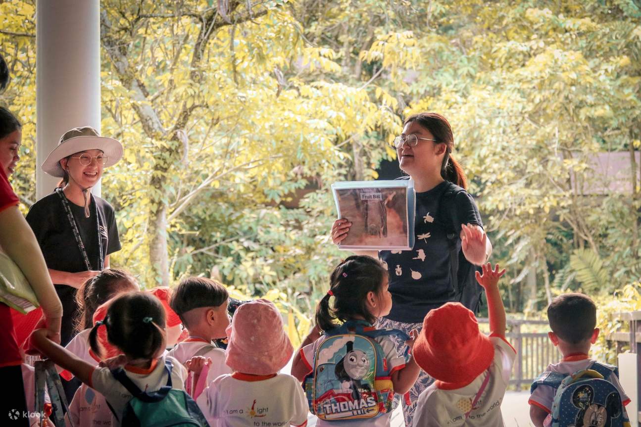 Paseo intermareal en la playa de Changi