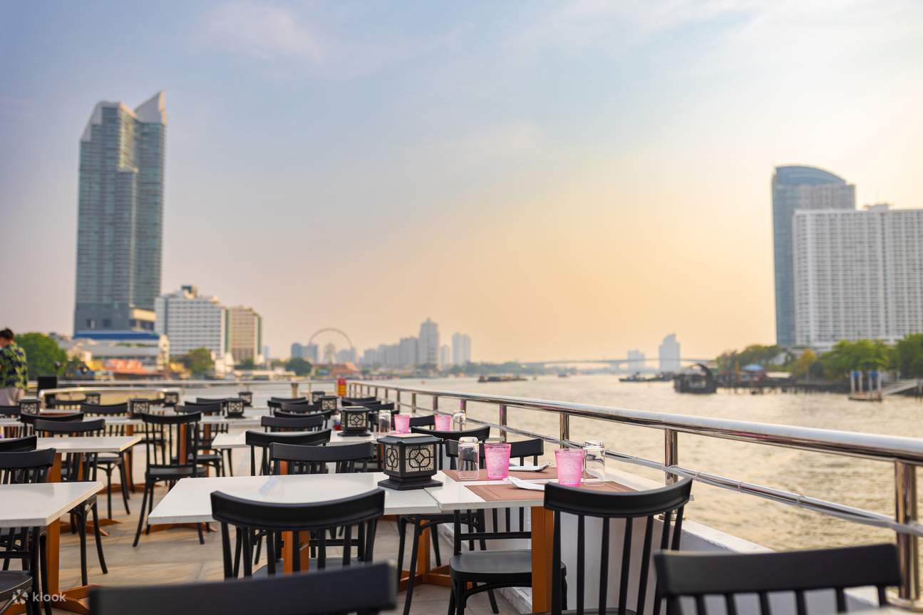 Die luxuriöse White Dinner Cruise in Bangkok