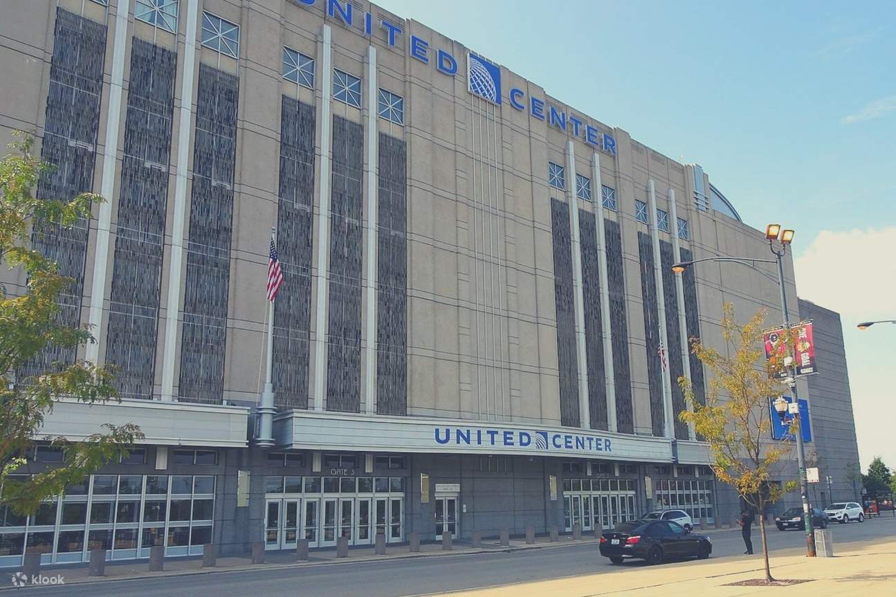Pertandingan Bola Basket Chicago Bulls di United Center