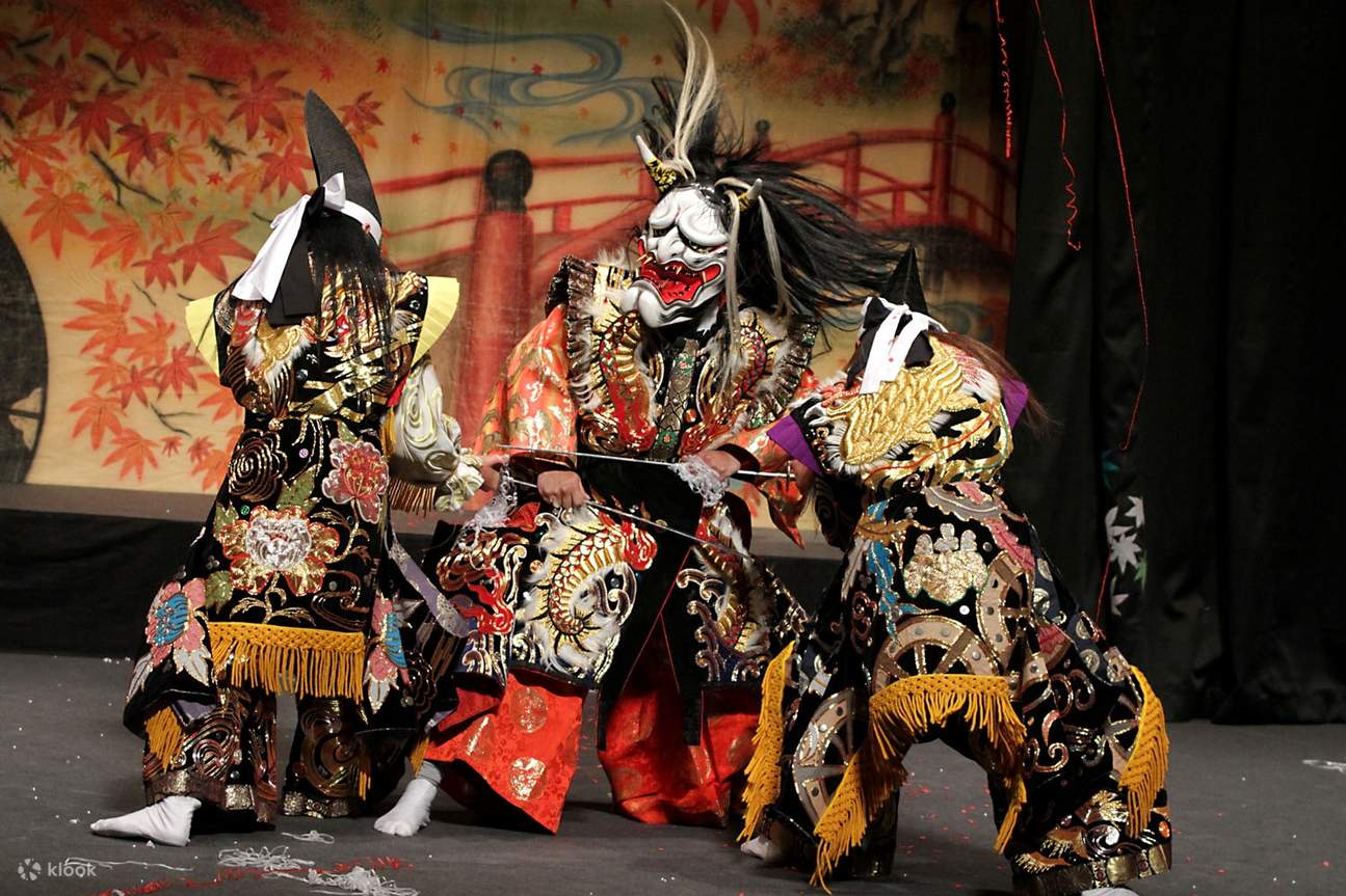 Regelmäßige Hiroshima Kagura Aufführungen