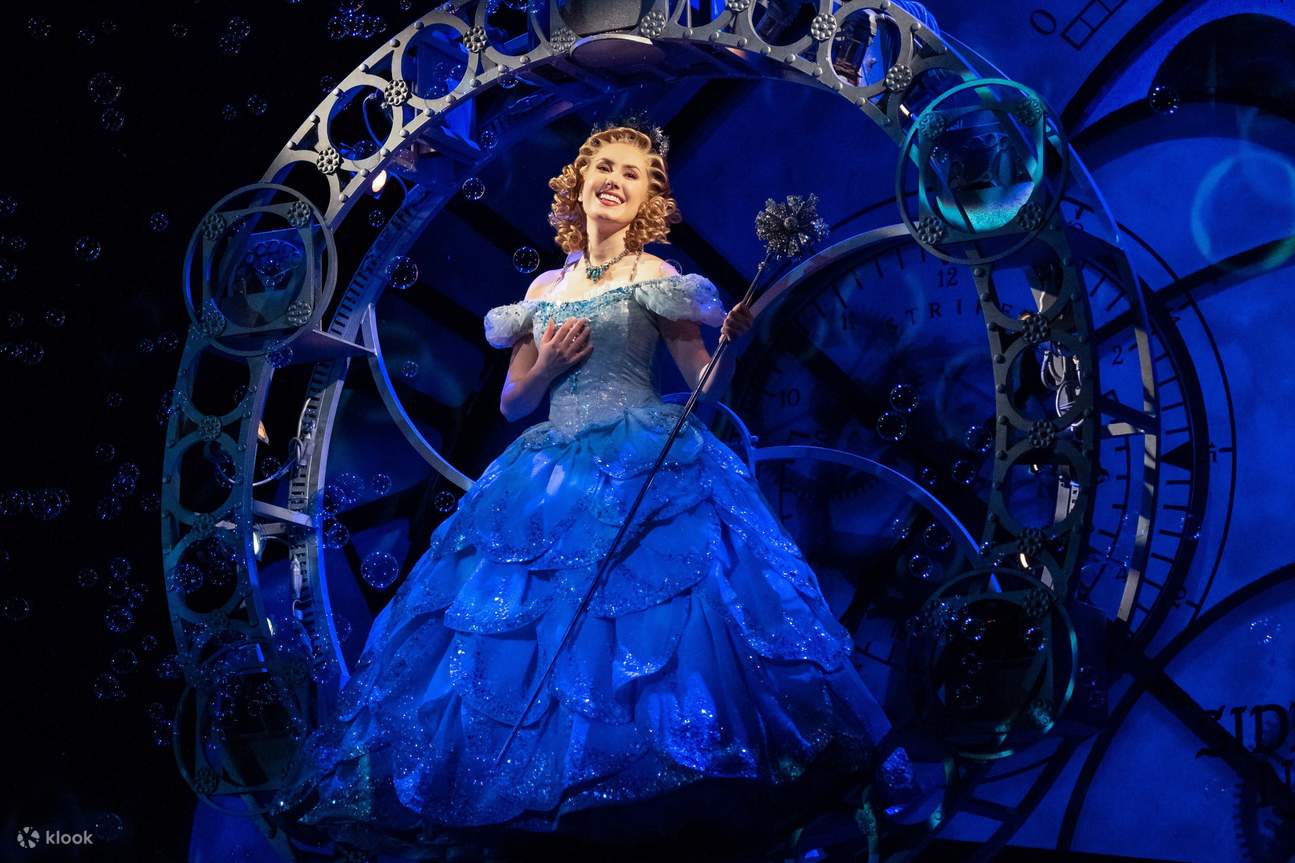 Glinda chante dans Wicked