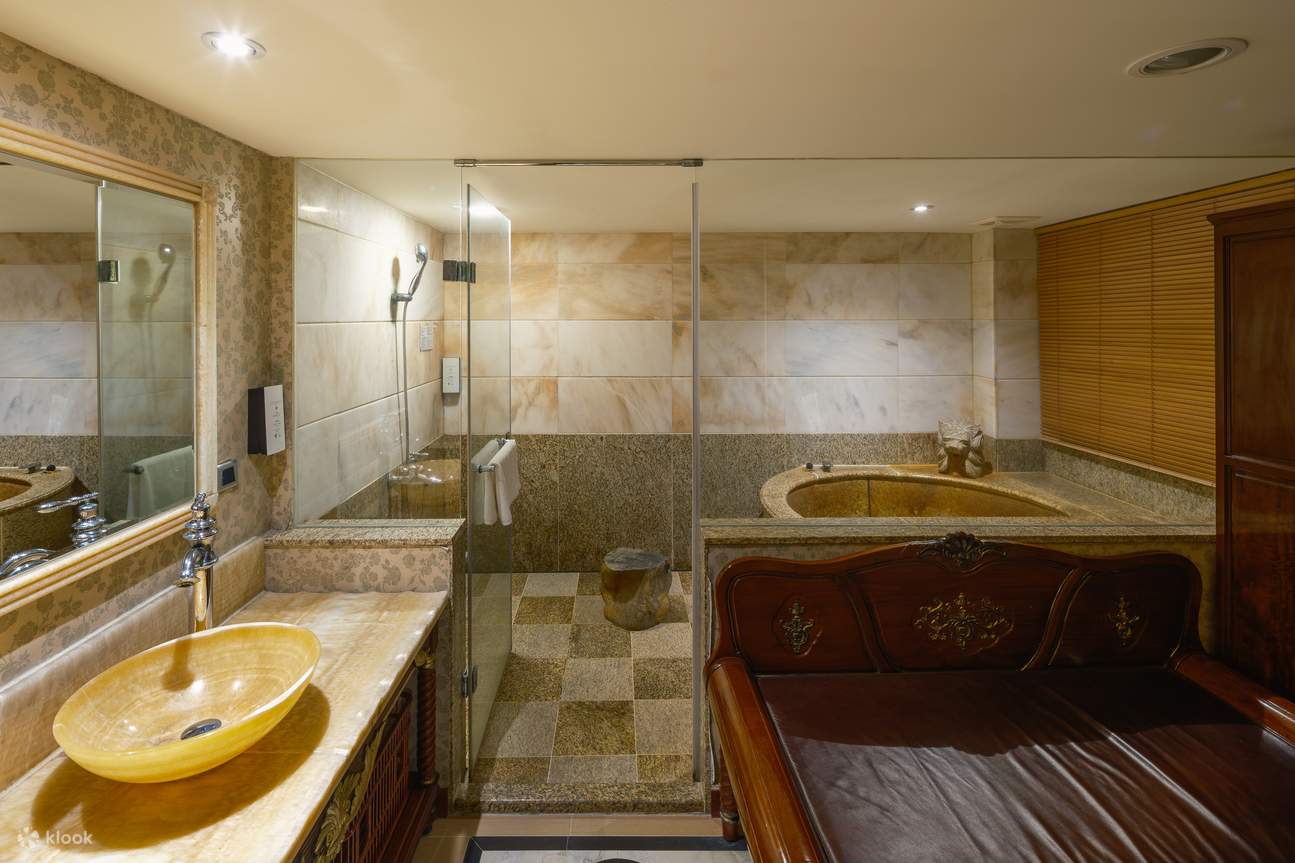 Taipei: Beitou Hot Spring Hotel - Independent hot spring bath for two ...