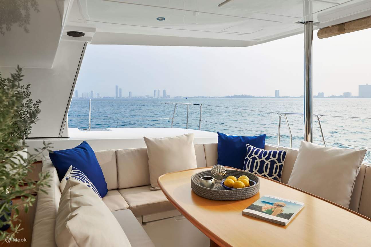 Pattaya: Privater Yachtcharter mit Wasseraktivitäten