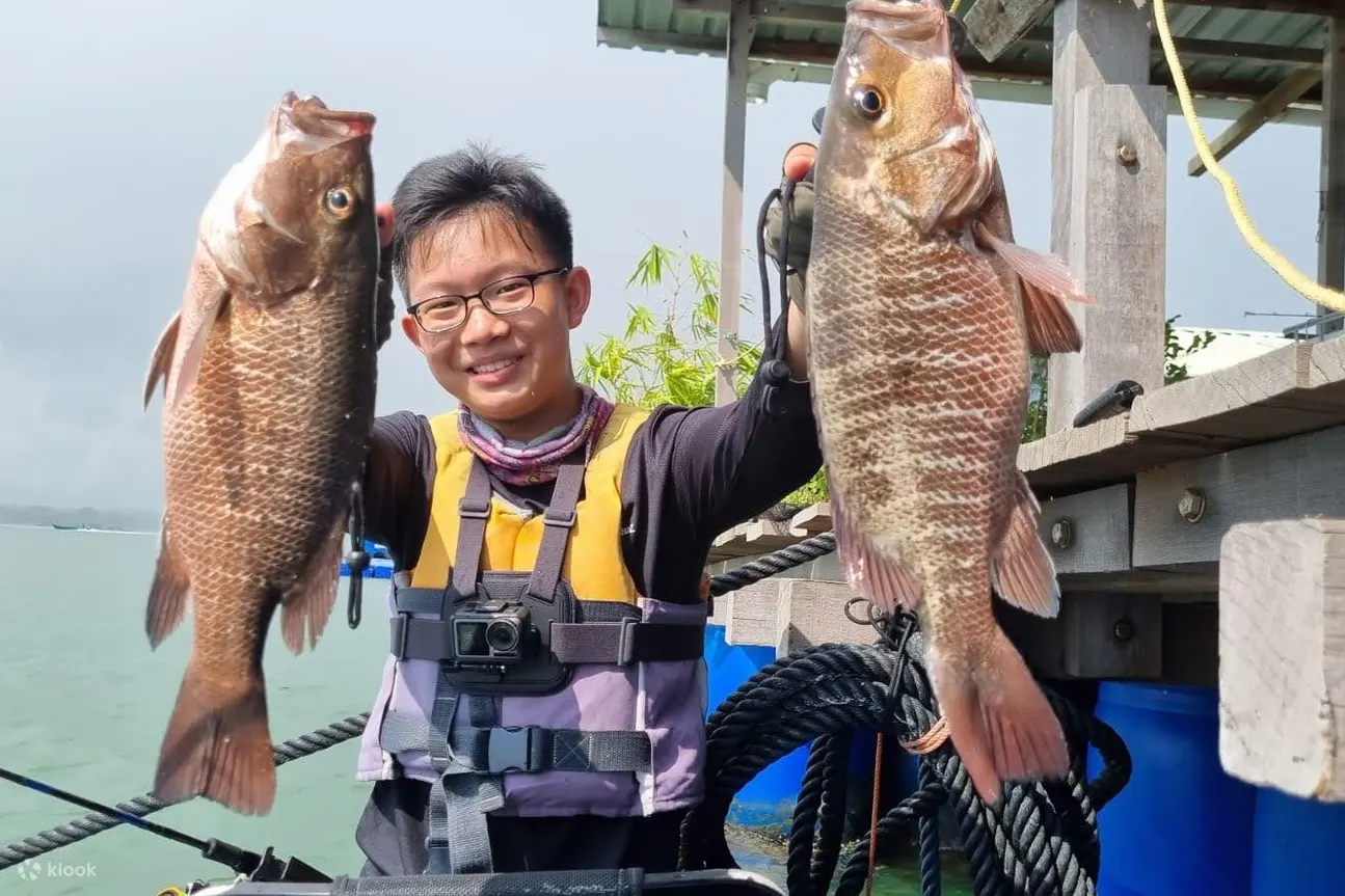 新加坡皮划艇钓鱼和红树林之旅