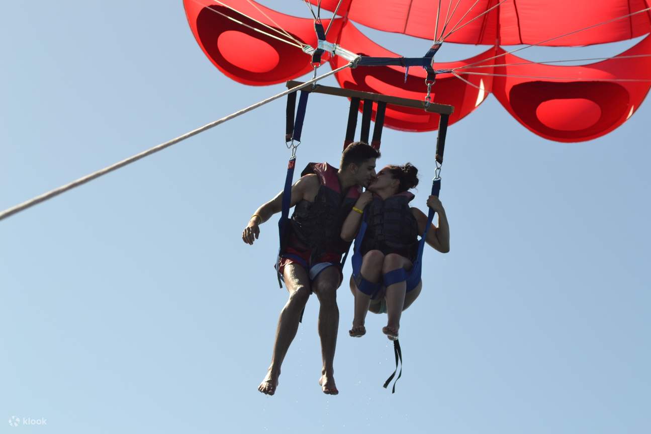 Terbang Parasailing di Langit Laut Merah Dengan Pemindahan - Hurghada