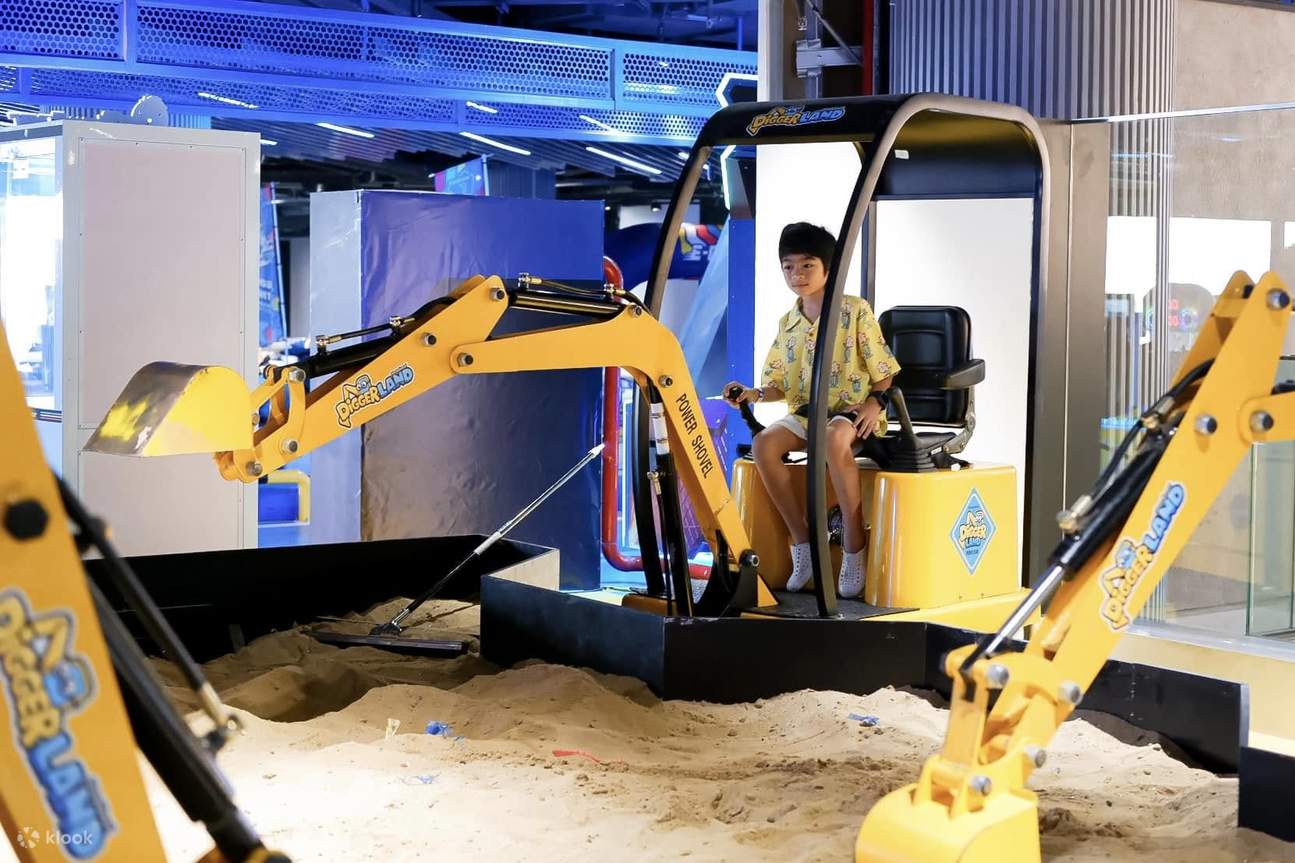 Digger Land • ขับรถขุดทรายของจริง