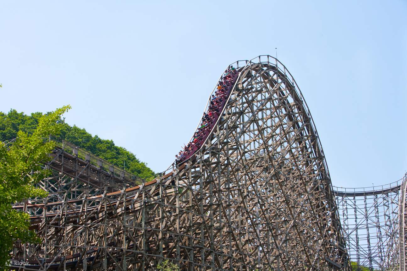 Hold on tight as T-Express, Korea’s steepest and fastest wooden roller coaster, takes you on a heart-pounding ride like no other!