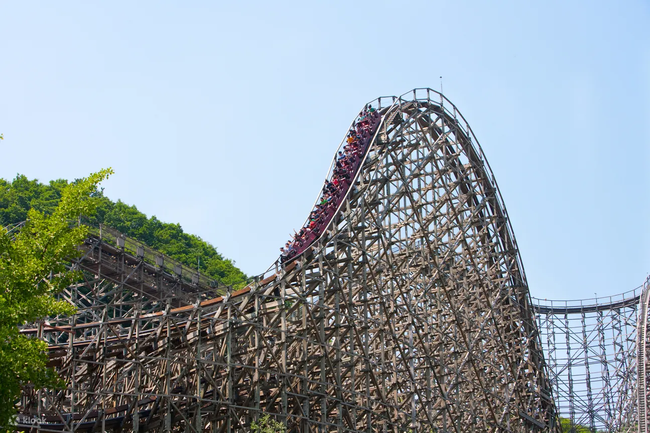 Hold on tight as T-Express, Korea’s steepest and fastest wooden roller coaster, takes you on a heart-pounding ride like no other!