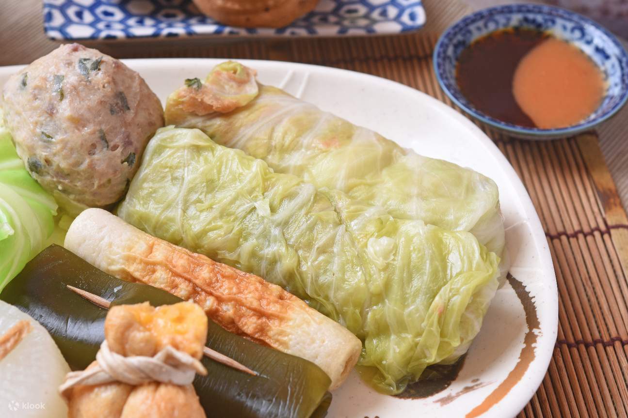 โอเด้งหน้าระเบียงอิฐ - จาน