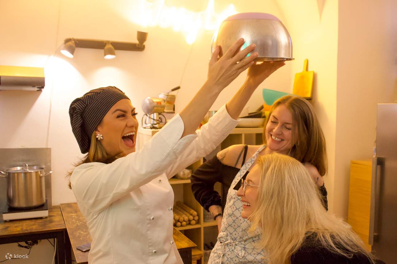 มาสนุกกับการนวด แซ่ และจิบ พร้อมลิ้มรสชาติในคลาสเรียนสุดประทับใจไปด้วยกันนะคะ