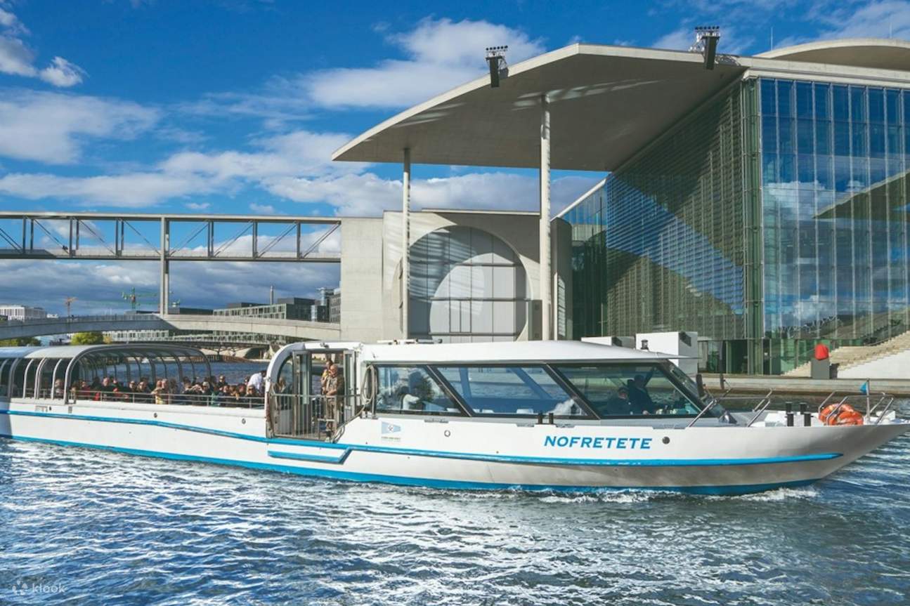 在輕鬆的巡遊中放鬆身心，同時探索柏林風景如畫的航道和標誌性景點