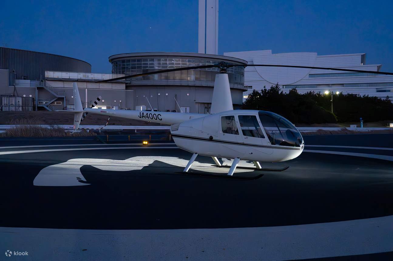 Helikopter pemandangan malam Tokyo