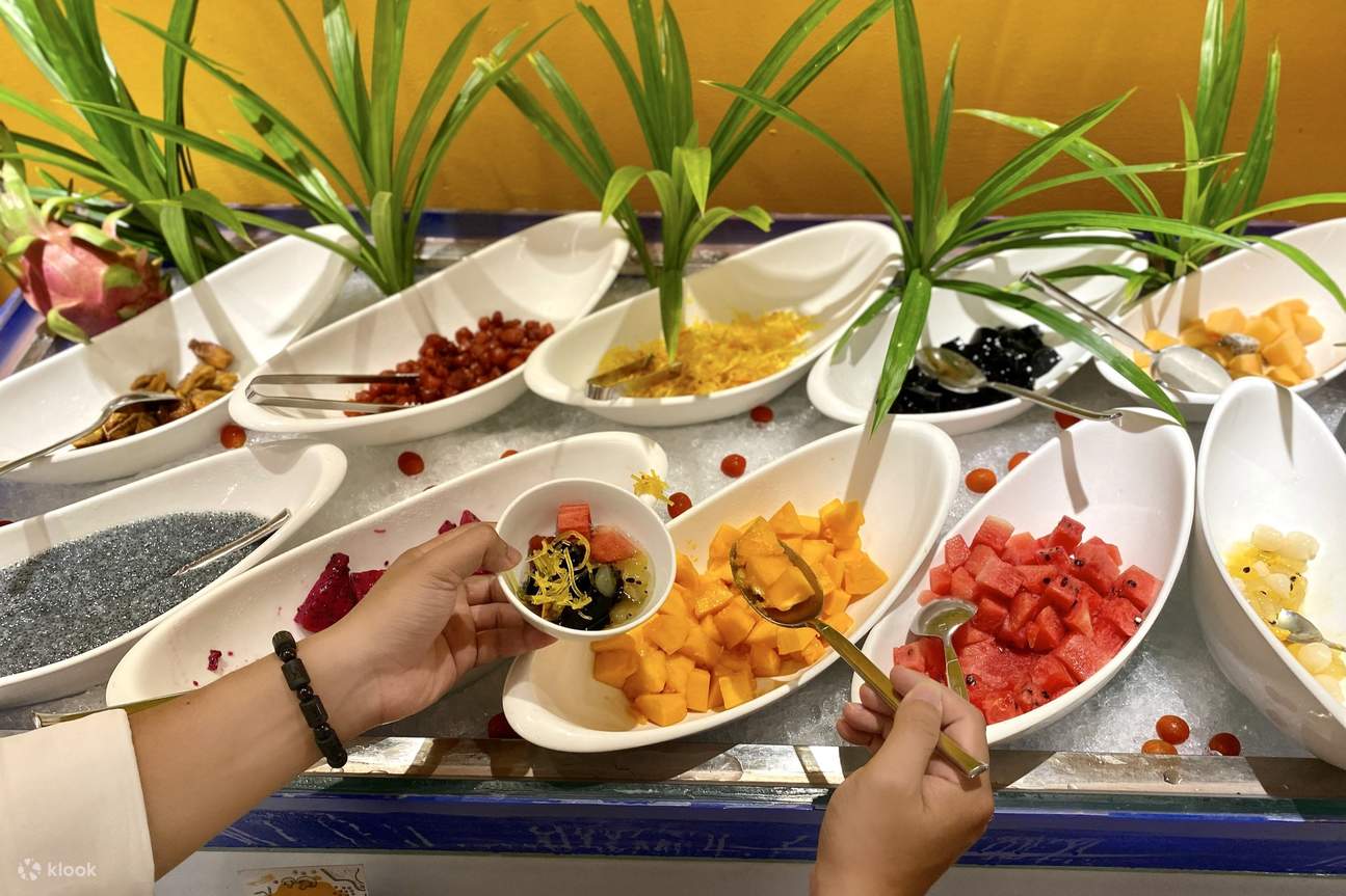 Bufet Makan Malam Makanan Laut di Novotel Nha Trang