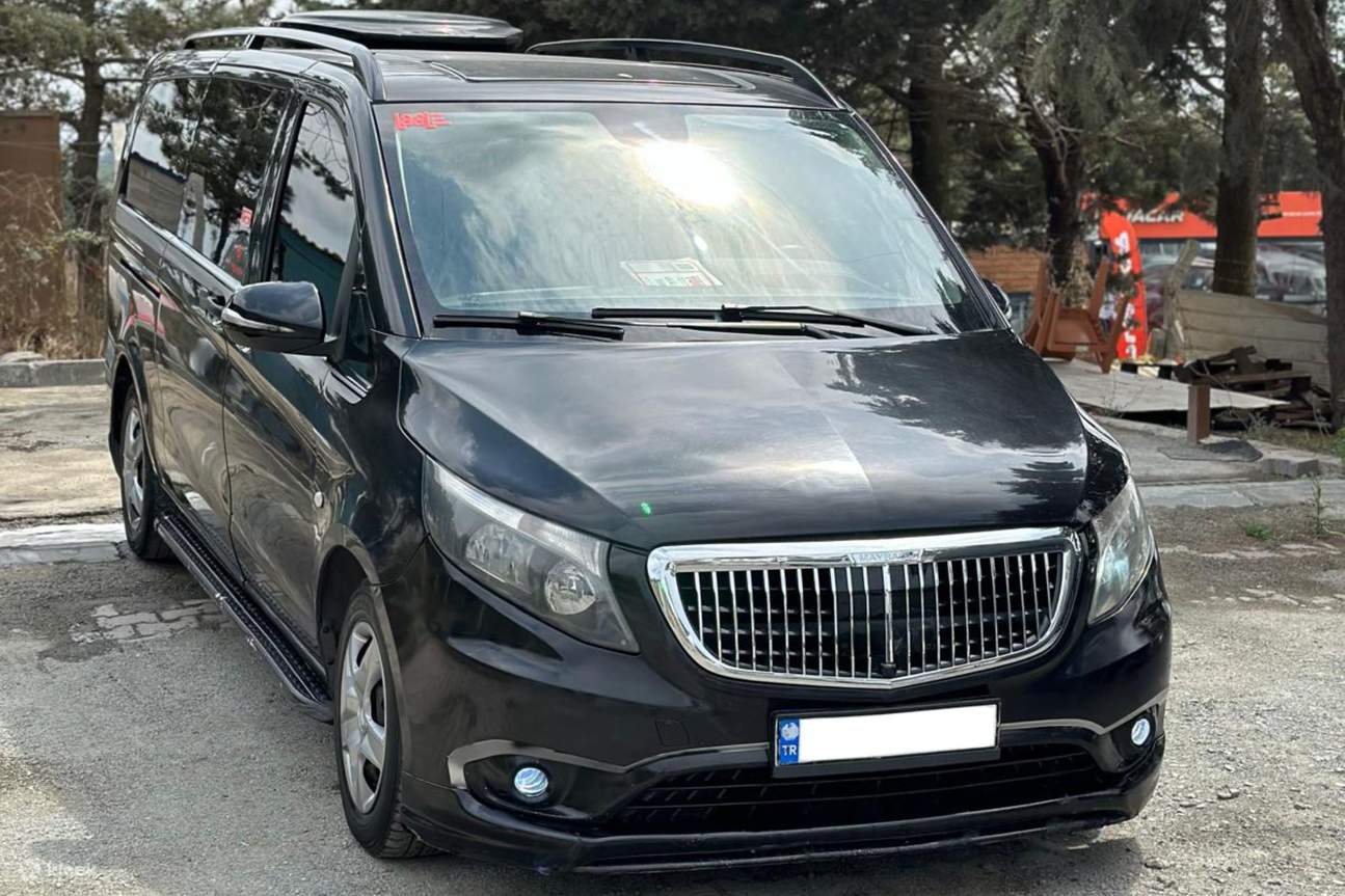 Traslado privado desde el aeropuerto de Estambul (SAW) con servicio de bienvenida 