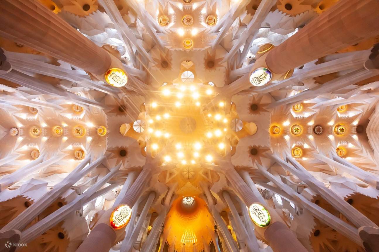 Sagrada Família Tour and La Roca Village Chic Outlets Visit in Barcelona,  Spain - Klook United States