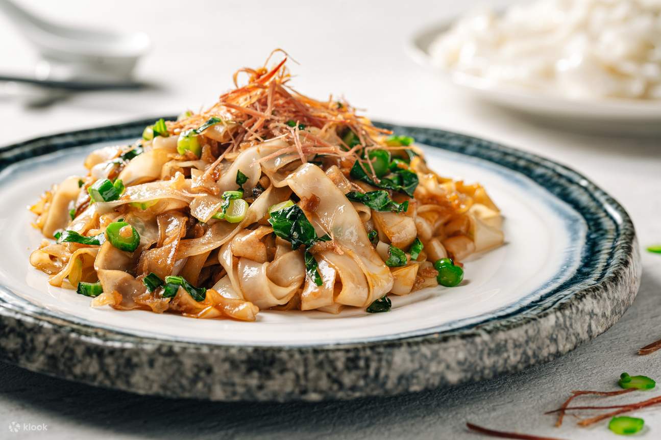 Restoran Tien Court Goreng Kuali Hor Fun dengan Kailan Dadu dan Lobak Awet