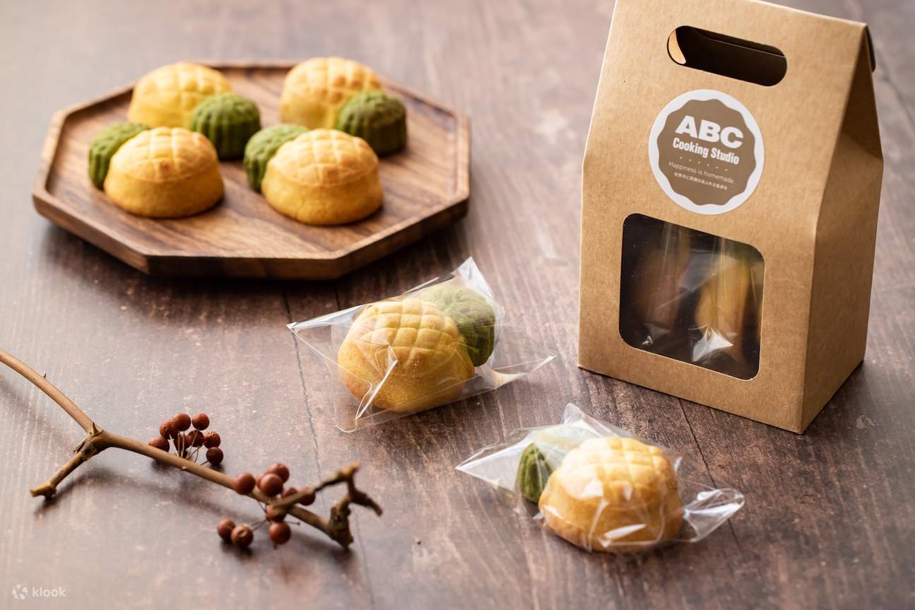 王来パイナップルケーキ