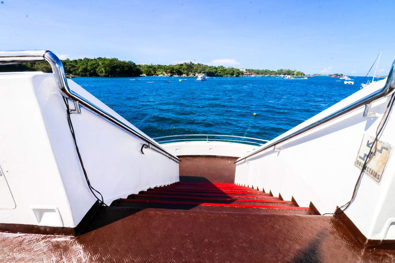 ล่องเรือชมพระอาทิตย์ตกดินที่โบราไกย์