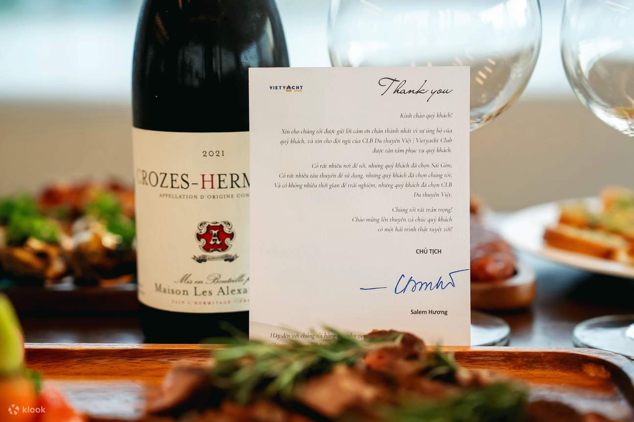 Роскошный ужин на частной яхте на реке Сайгон 