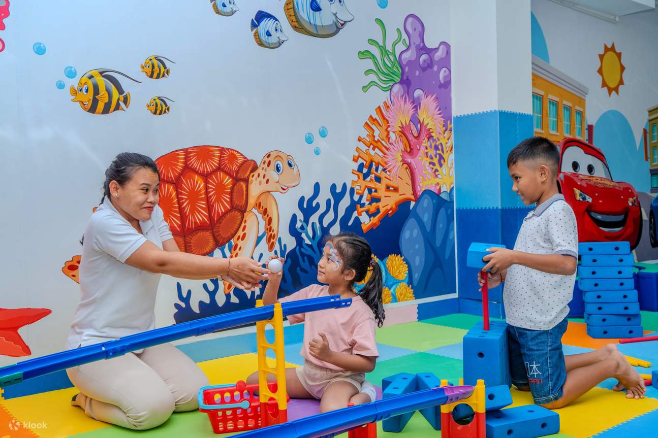 aktivitas untuk anak-anak di kids club house finns